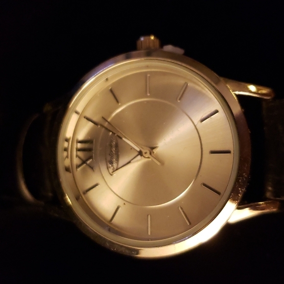 Antonino Colldction His and Hers Silvertone Faced With  Faux Crocodile Band - Picture 3 of 10